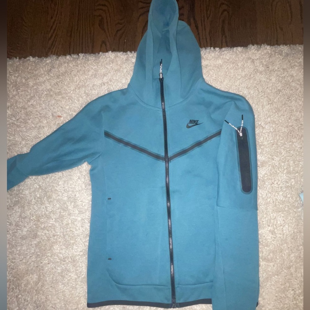 Blue men’s Nike Tech